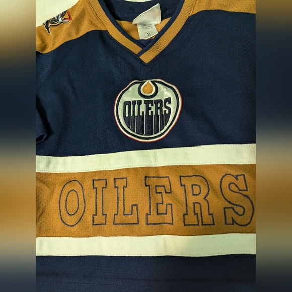 NHL Oilers hockey jersey Size 2T, excellent condition - Picture 5 of 12